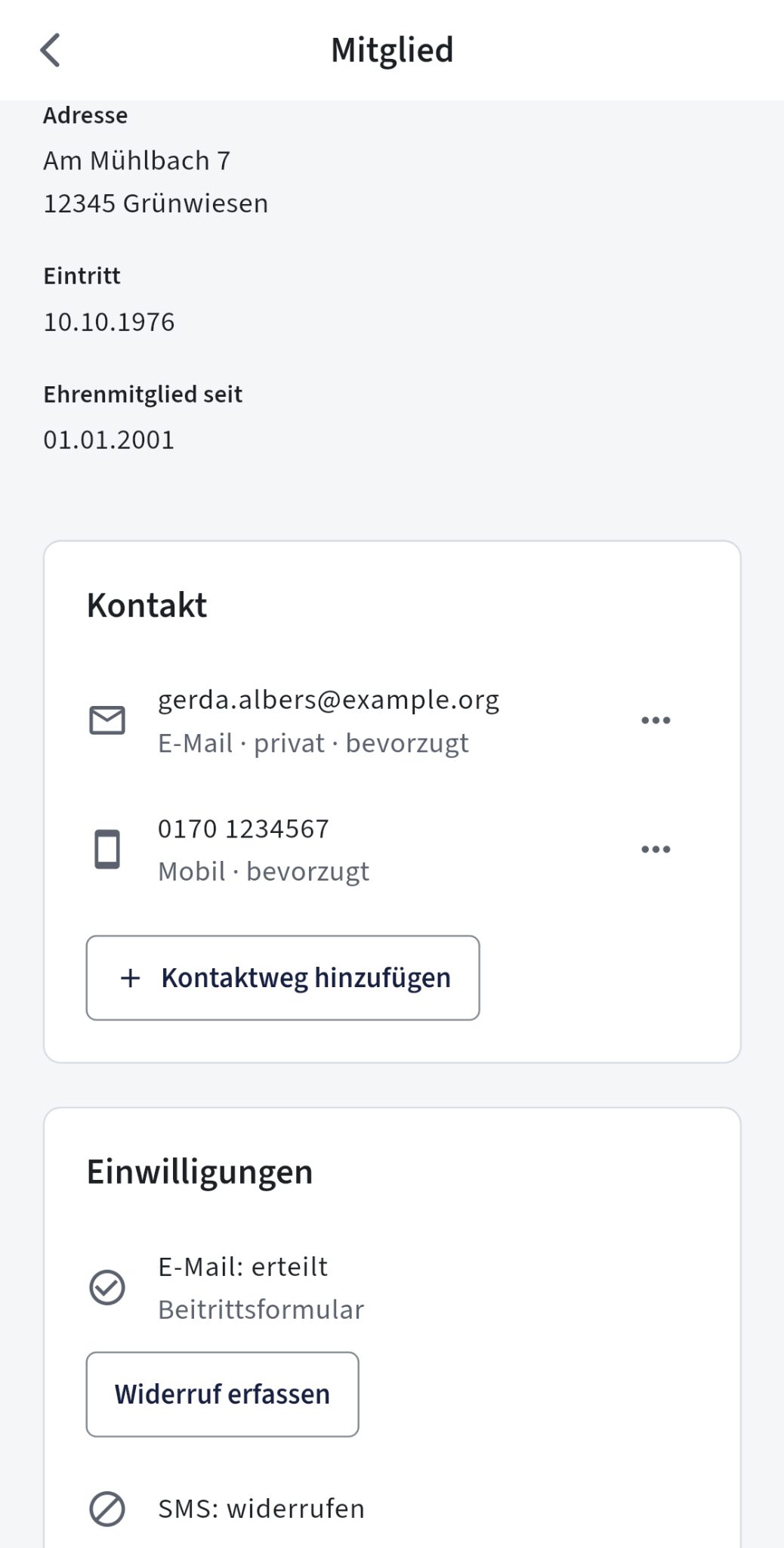 Ein Mitgliedsprofil in Clublify zeigt Kontaktwege und erfasste Einwilligungen.