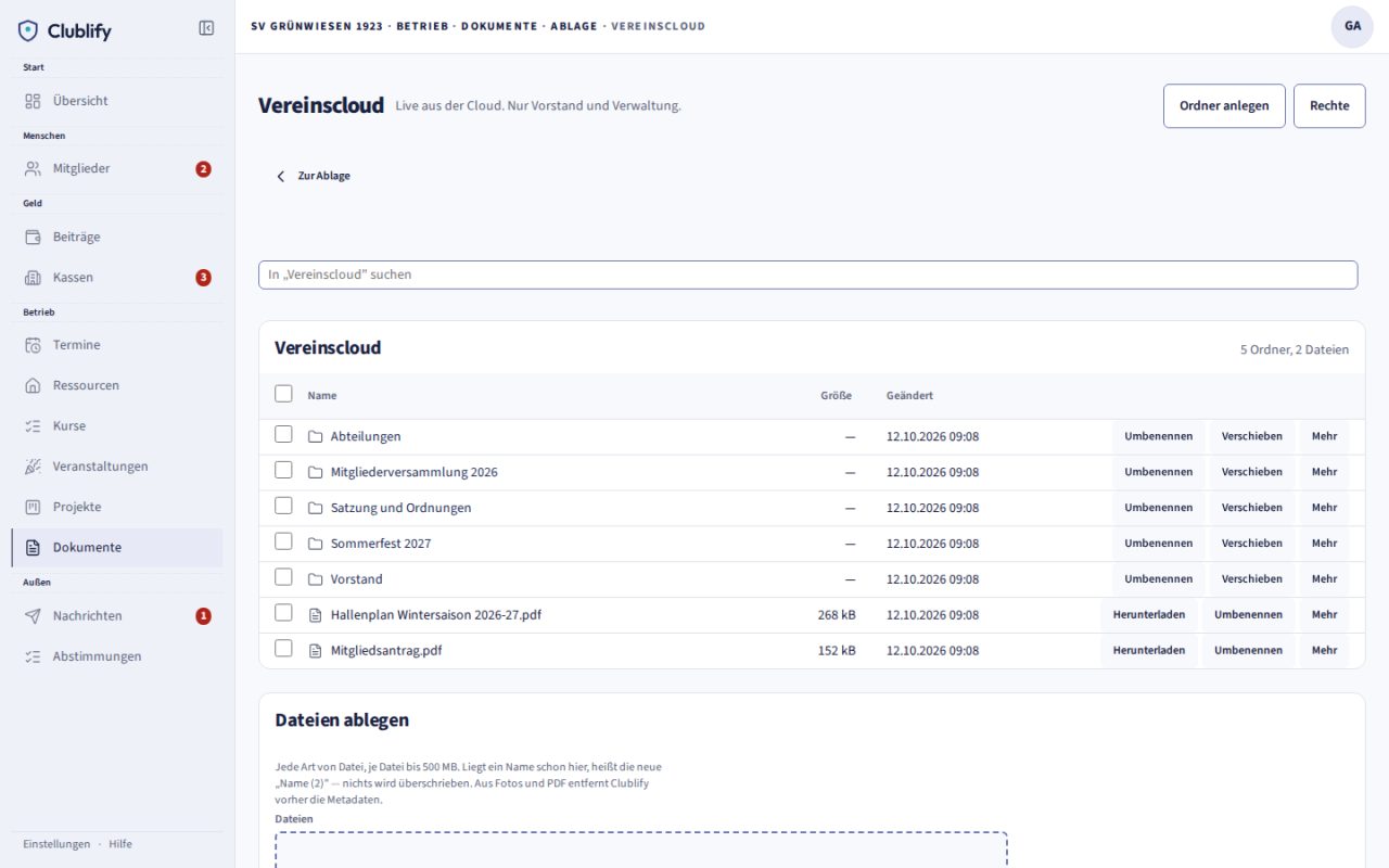Ordneransicht der angebundenen Vereinscloud in Clublify mit Ordnern, Dateien und Aktionen wie Hochladen, Umbenennen und Verschieben.